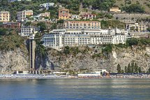 Lloyd's Baia Hotel