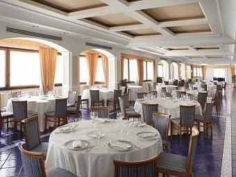 Lloyd's Baia Hotel