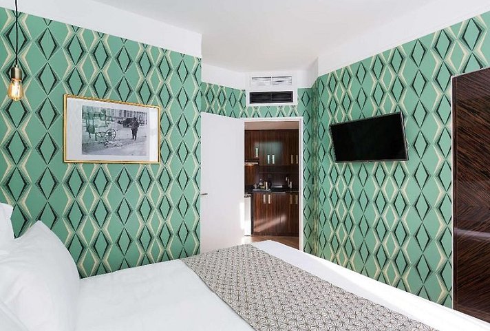 The Jay Hotel by HappyCulture