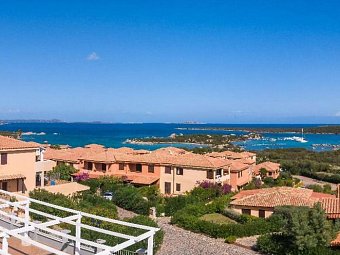 Baia de Bahas Residence