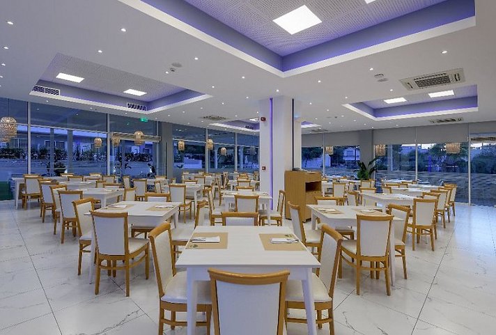 Oceanis Park Hotel