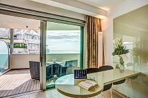 Premier & Suites