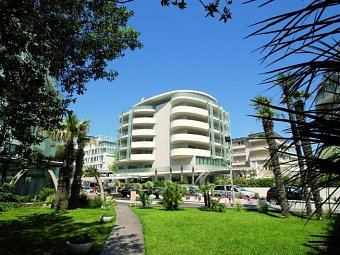 Premier & Suites