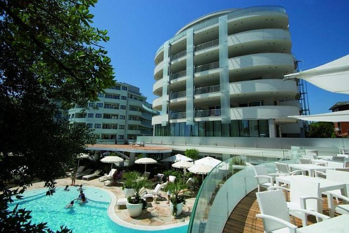 Premier & Suites