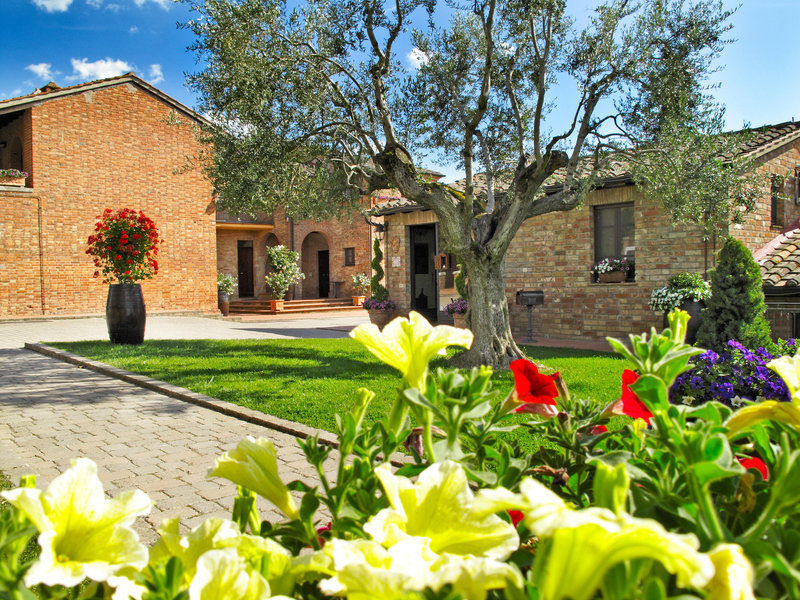 Borgo Tre Rose Hotel & Apartments