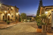Borgo Tre Rose Hotel & Apartments