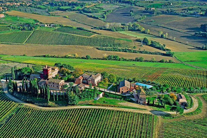 Borgo Tre Rose Hotel & Apartments