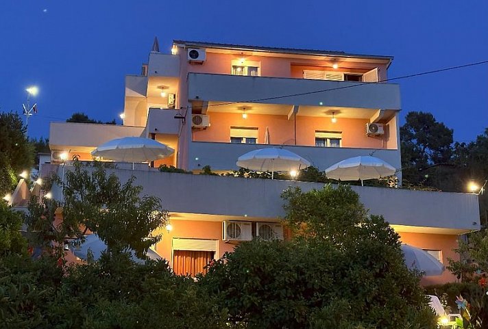 Villa Luketa
