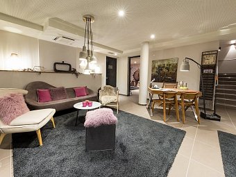 Two Timez Boutique Hotel