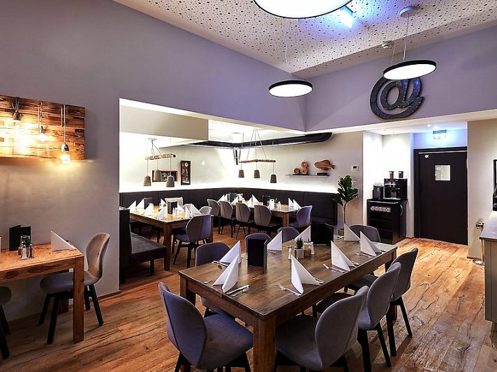 Two Timez Boutique Hotel