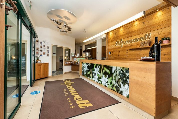 Hotel Alpenwelt