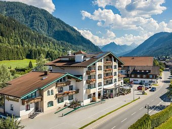 Hotel Alpenwelt