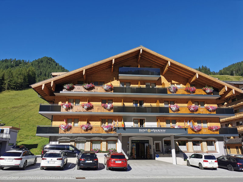 MAGIC MOUNTAINS Hotel Alpenrose