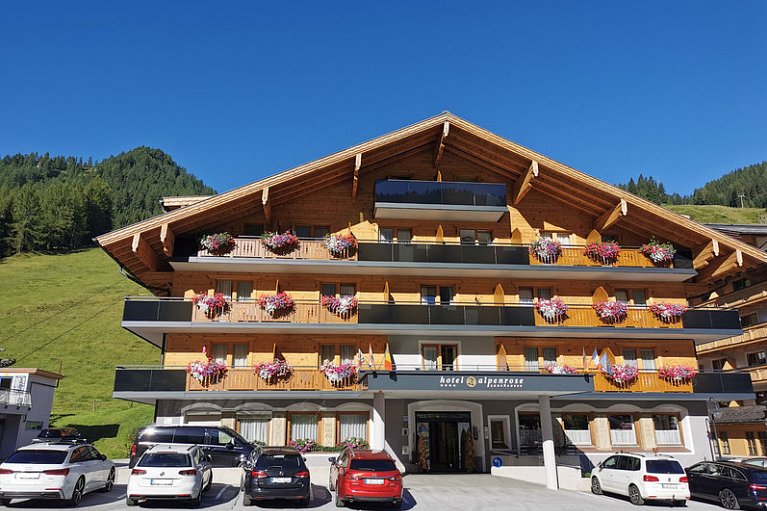 MAGIC MOUNTAINS Hotel Alpenrose