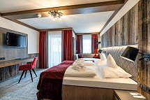 MAGIC MOUNTAINS Hotel Alpenrose