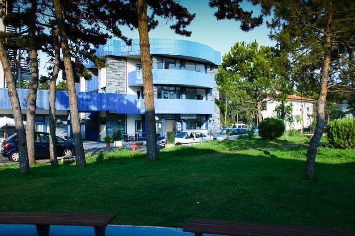 Bella Italia & EFA Village