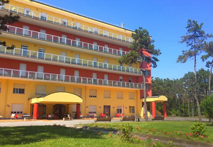 Bella Italia & EFA Village