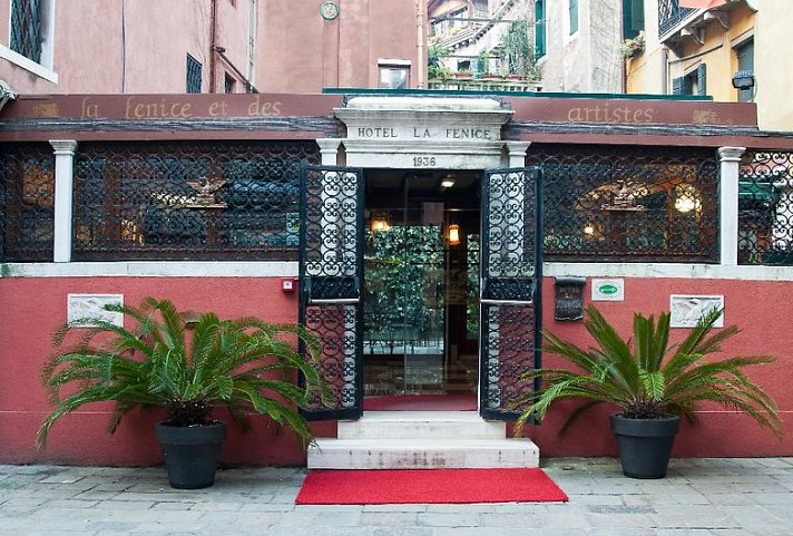 La Fenice et Des Artistes