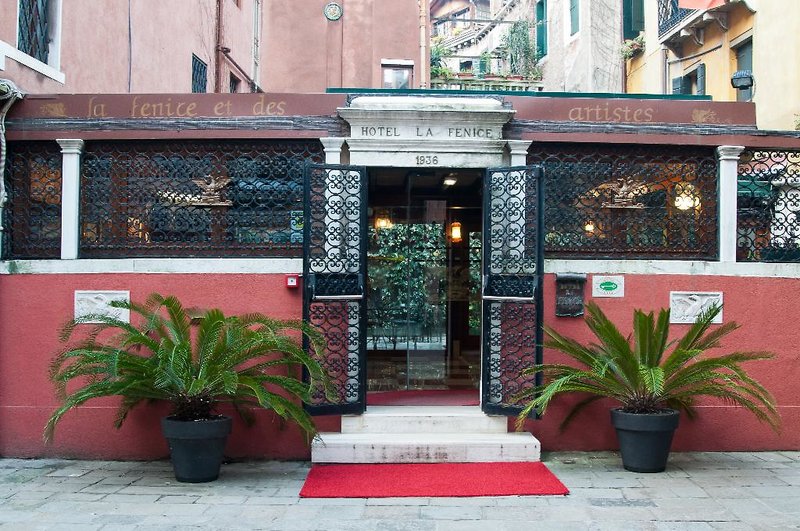 La Fenice et Des Artistes