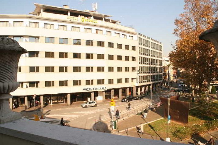 Centrale