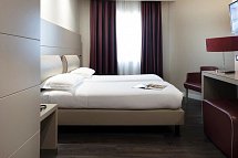 Smart Hotel Holiday