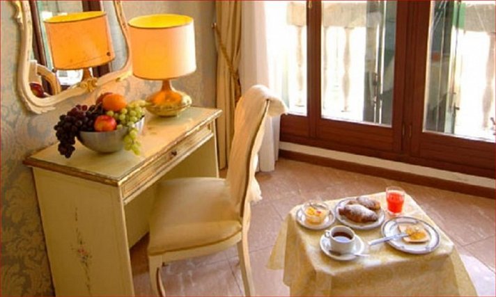 Hotel Canal