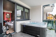 Onyx Luxury