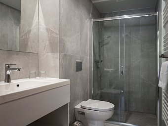 Onyx Luxury
