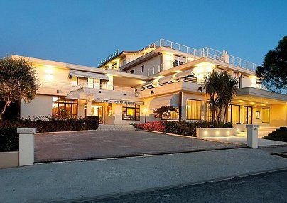 Porto Azzurro Sirmione