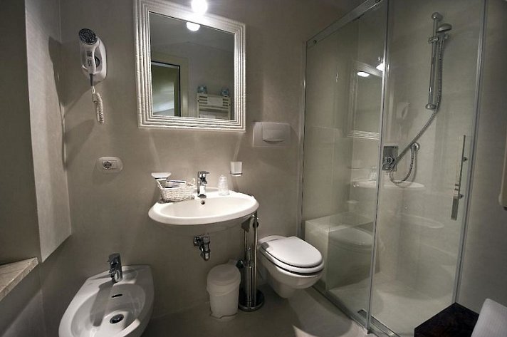 Alessi Hotel