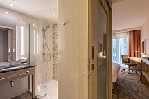 Hampton by Hilton Freiburg - Wohnbeispiel Queen Room with Sofa Bed