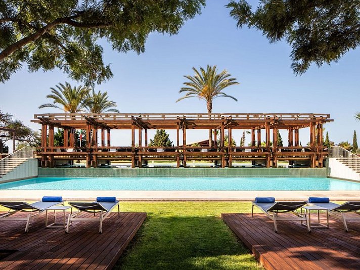 Victoria Golf Resort & Spa