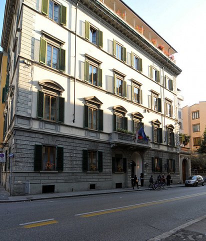 De La Pace, Sure Hotel Collection by Best Western