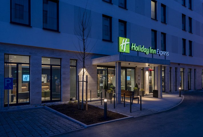 Holiday Inn Express Munich North by IHG