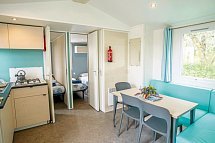 Camping Bijela Uvala (by Happy Camp) - Wohnbeispiel Mobilheim Happy Premium (Zimmercodierung CB1)