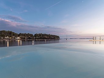 Crvena Luka Resort