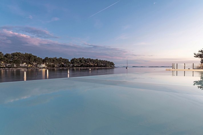 Crvena Luka Resort