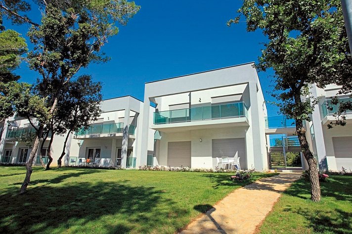 Crvena Luka Resort