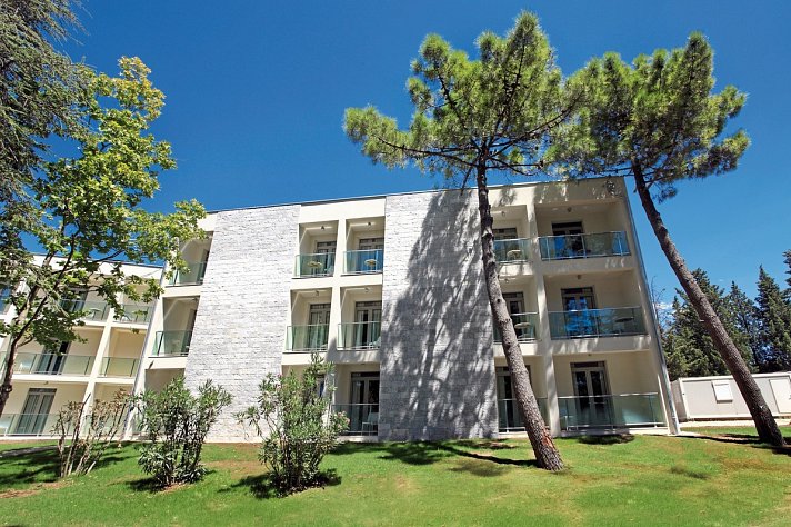 Crvena Luka Resort