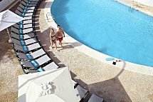 Flamingo Beach Resort