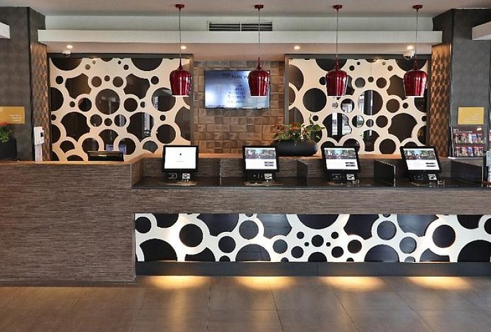 XO Hotels Park West