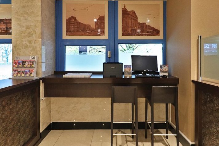 Xo Hotels Blue Square