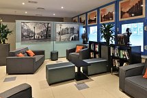 Xo Hotels Blue Square