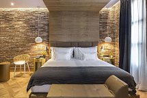 Monument Hotel