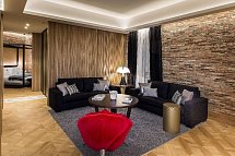 Monument Hotel