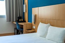 ibis Barcelona Pza Glories 22