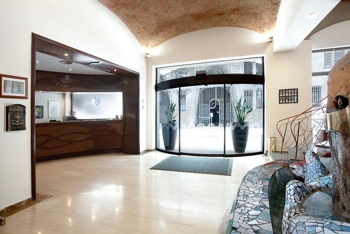 Gaudi Hotel