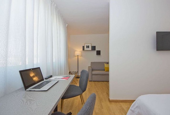 Aparthotel Atenea Vallès