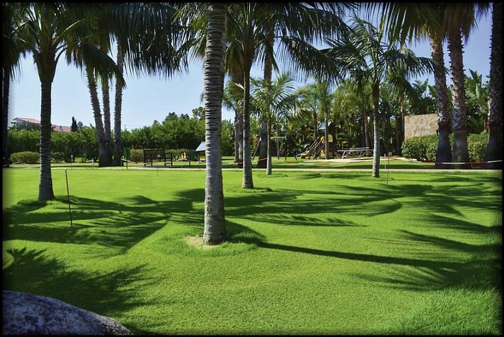 Lantana Resort Hotel & Apartments