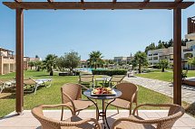 Pilot Beach Resort